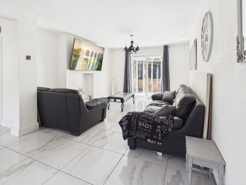 Property image 4 of 16