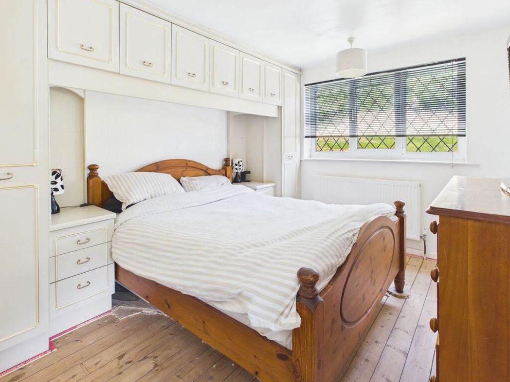 Property image 8 of 16