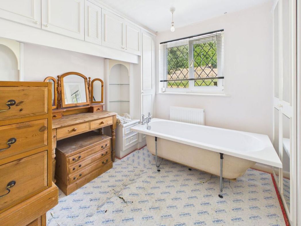 Property image 10 of 16