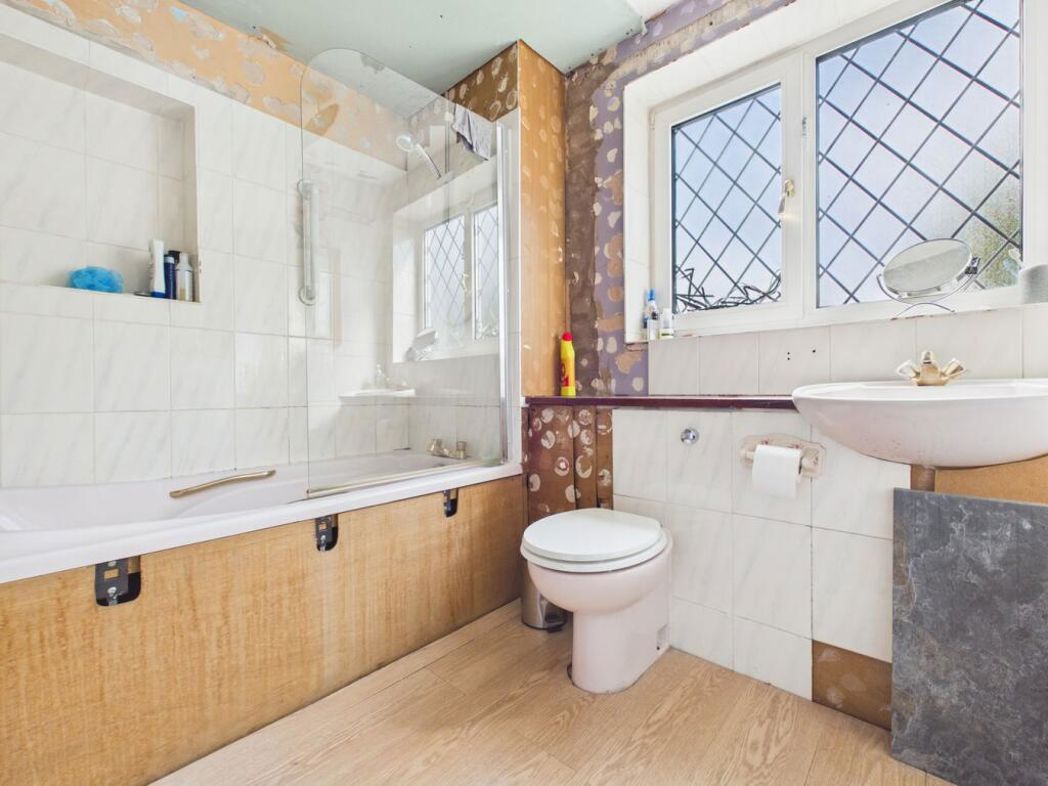 Property image 11 of 16
