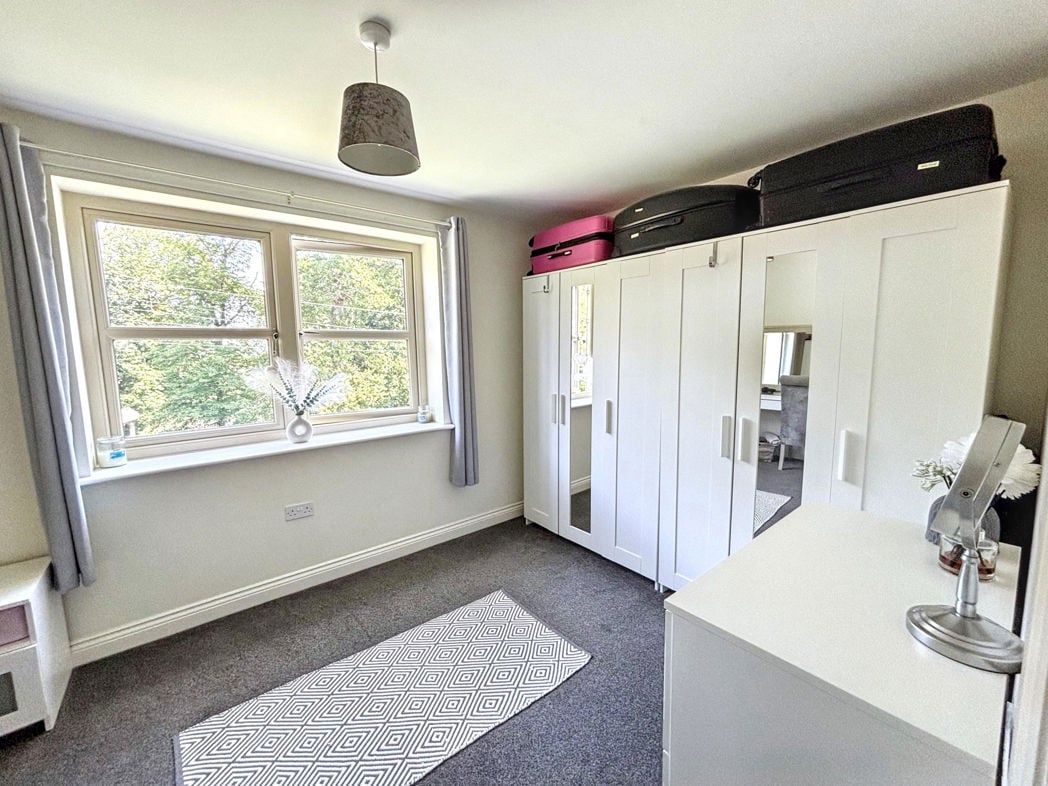 Property image 7 of 12