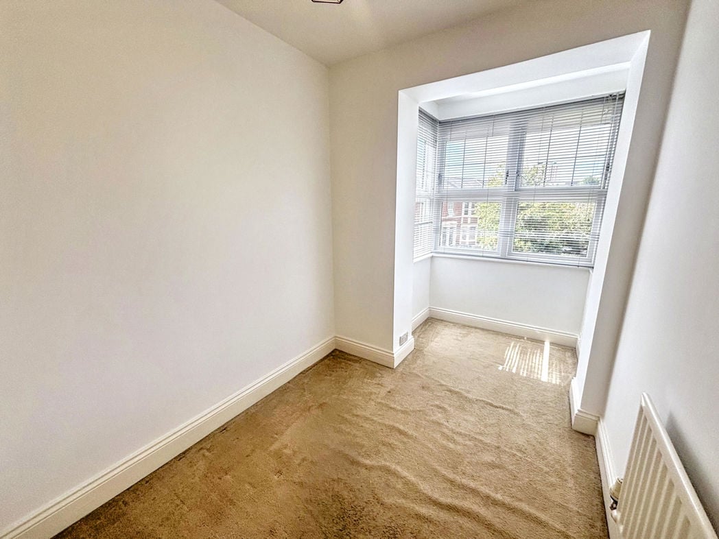 Property image 5 of 8