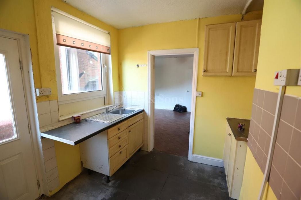 Property image 4 of 15
