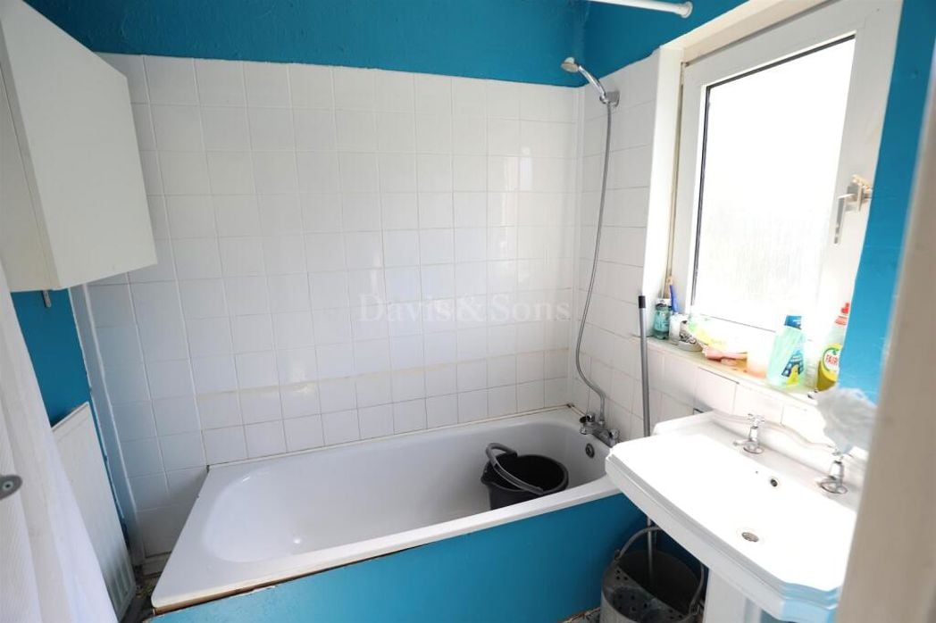 Property image 8 of 15