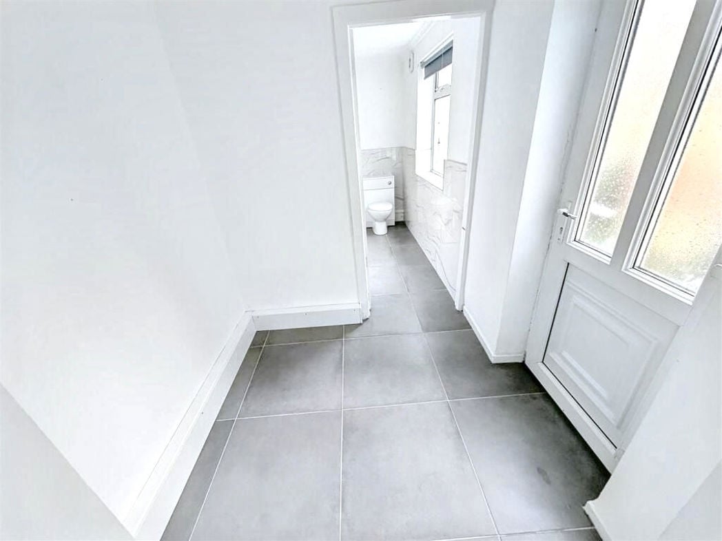 Property image 6 of 13