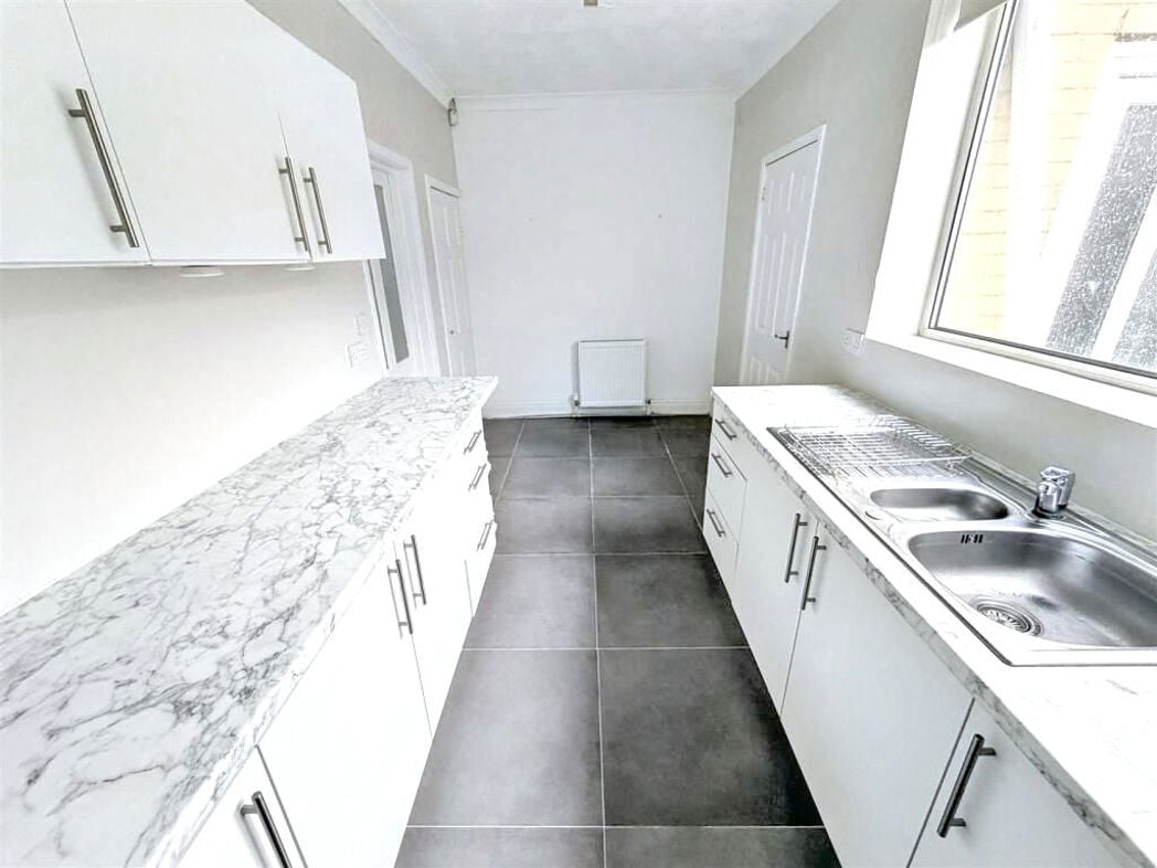 Property image 5 of 13