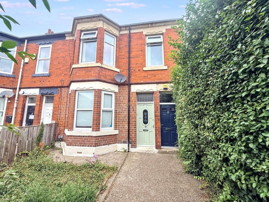 Front Exterior Upper Floor Flat