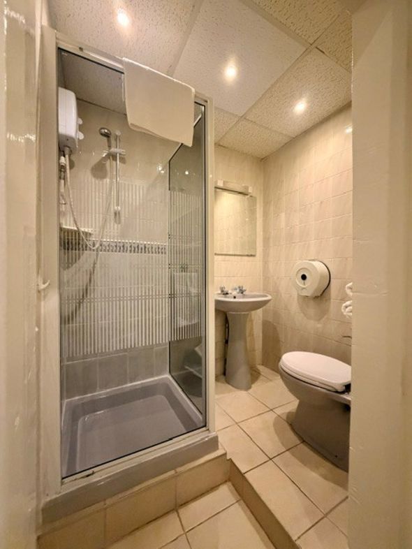 Property image 16 of 27