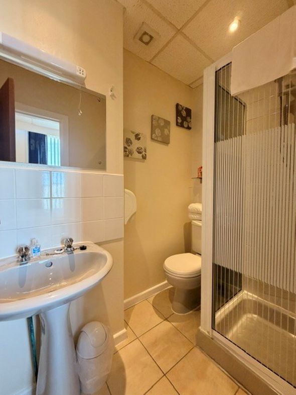 Property image 17 of 27