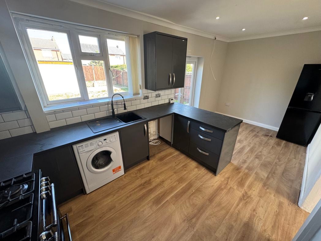Property image 5 of 11