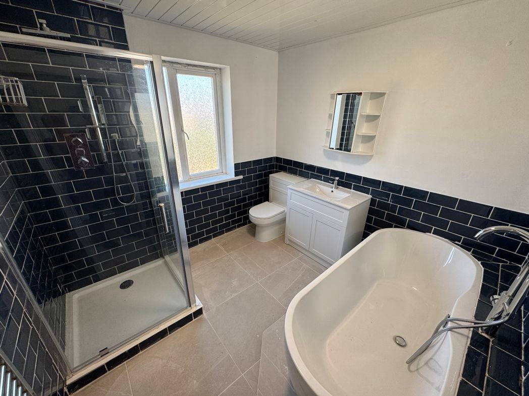 Property image 8 of 11