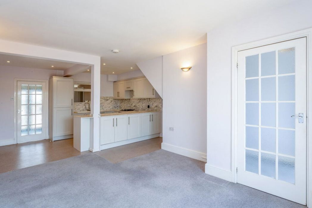 Property image 2 of 8