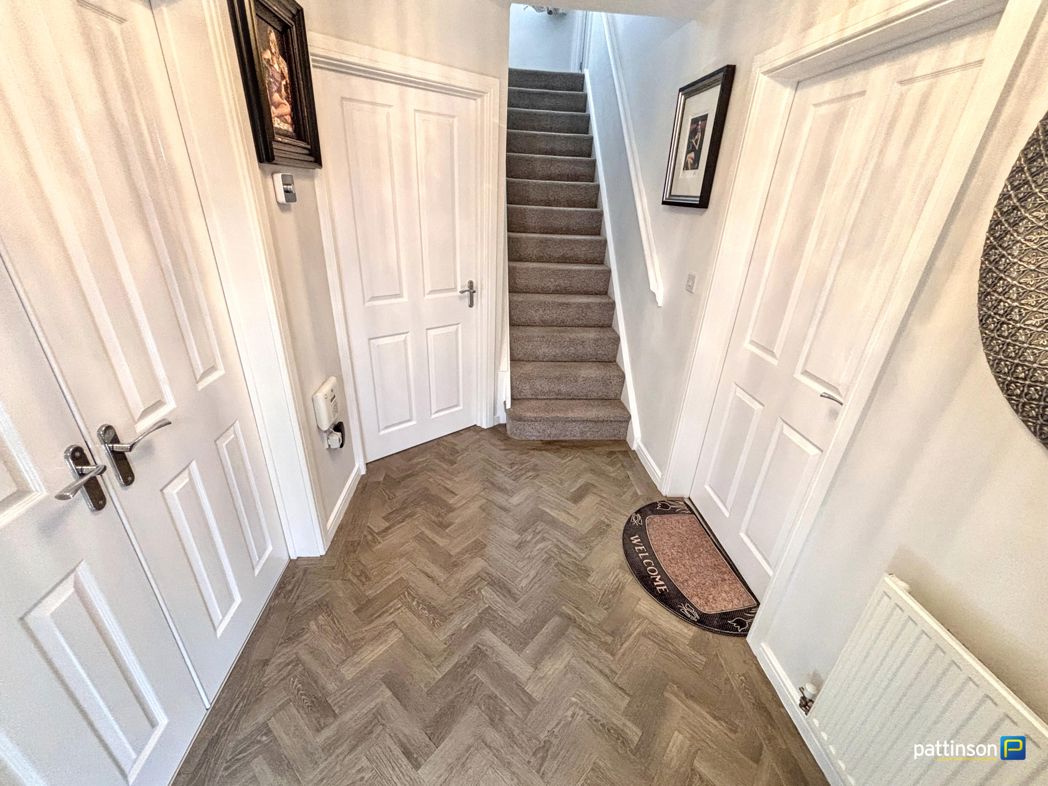Property image 4 of 33