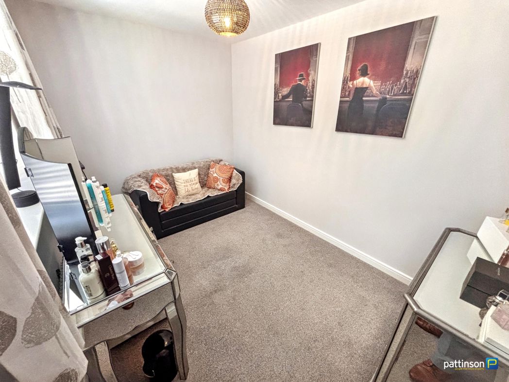 Property image 23 of 33