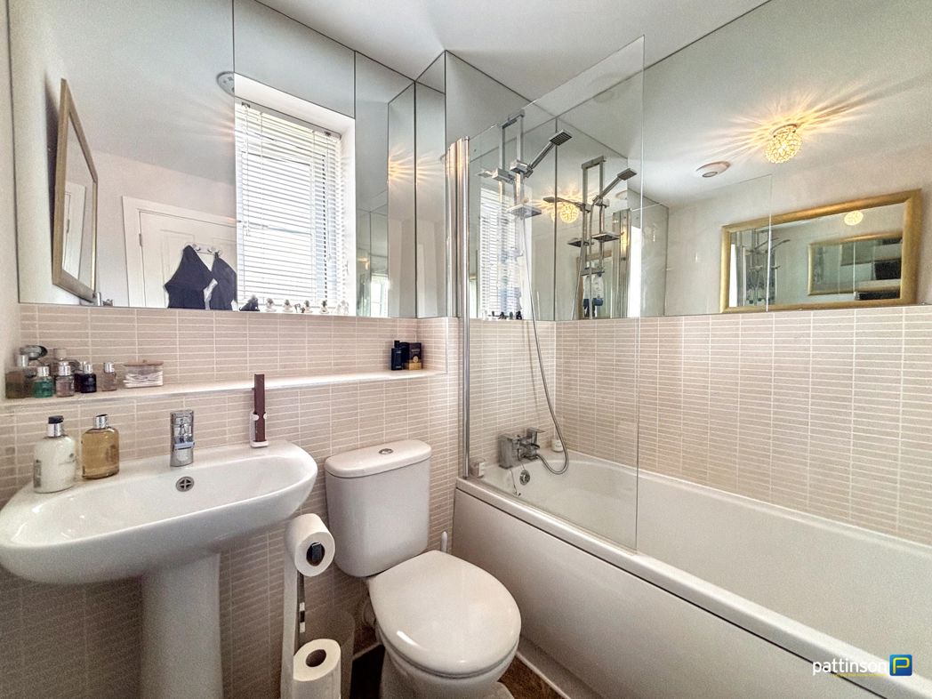 Property image 24 of 33