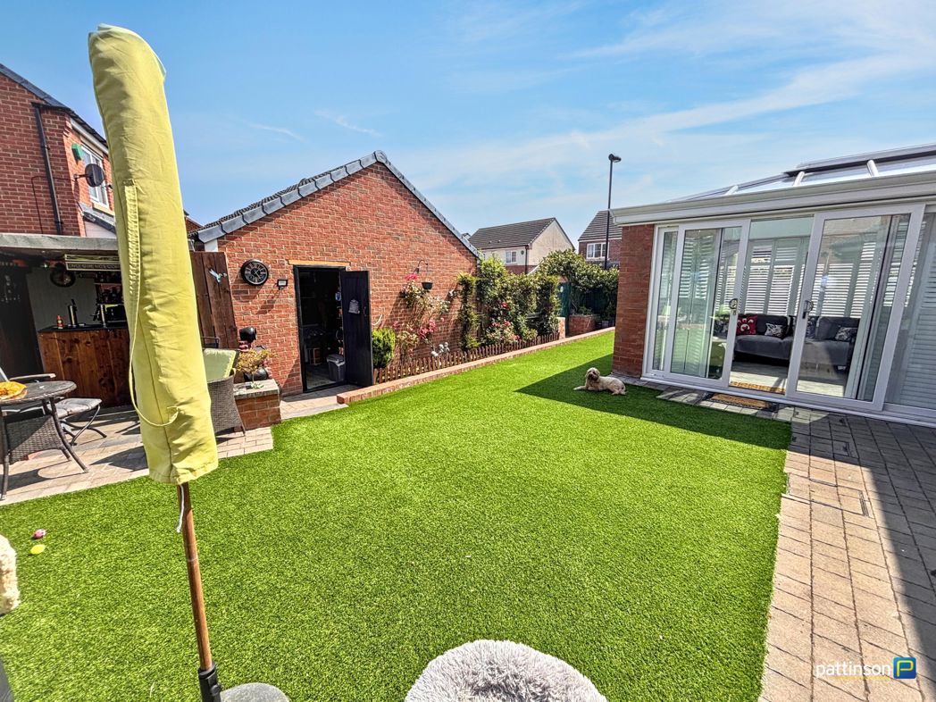 Property image 27 of 33