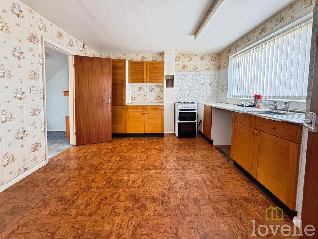 Property image 2 of 11
