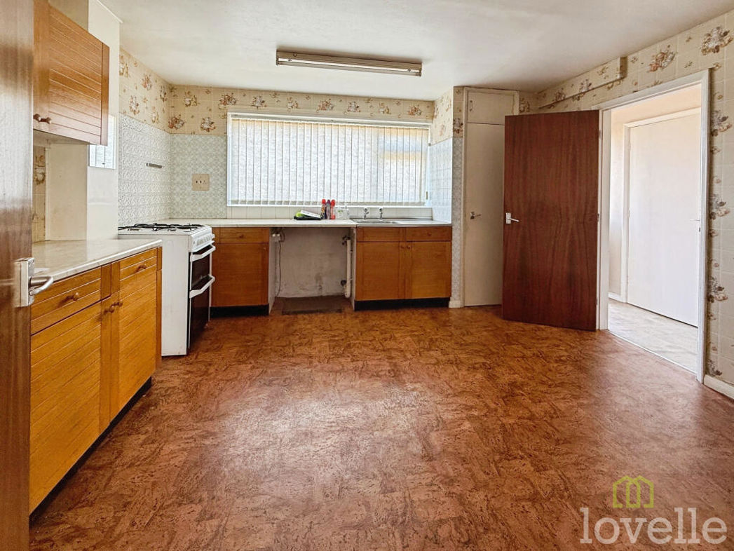 Property image 4 of 11