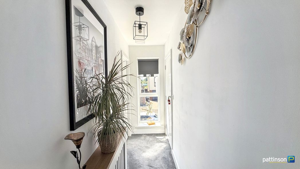 Property image 11 of 32