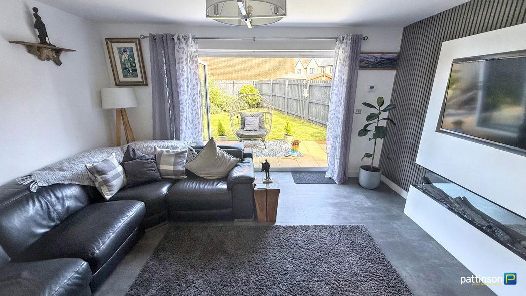 Property image 3 of 32