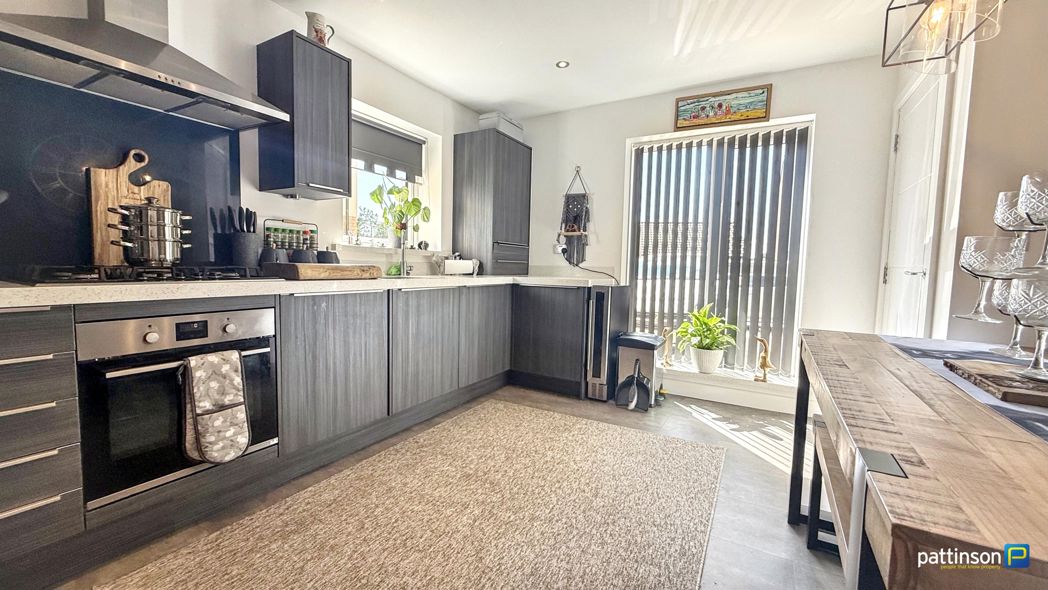 Property image 2 of 32