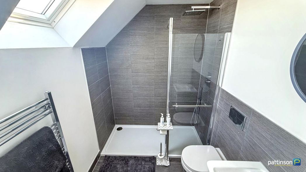 Property image 24 of 32