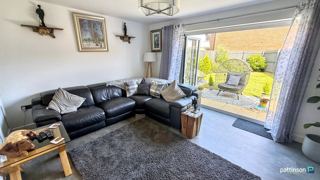 Property image 8 of 32