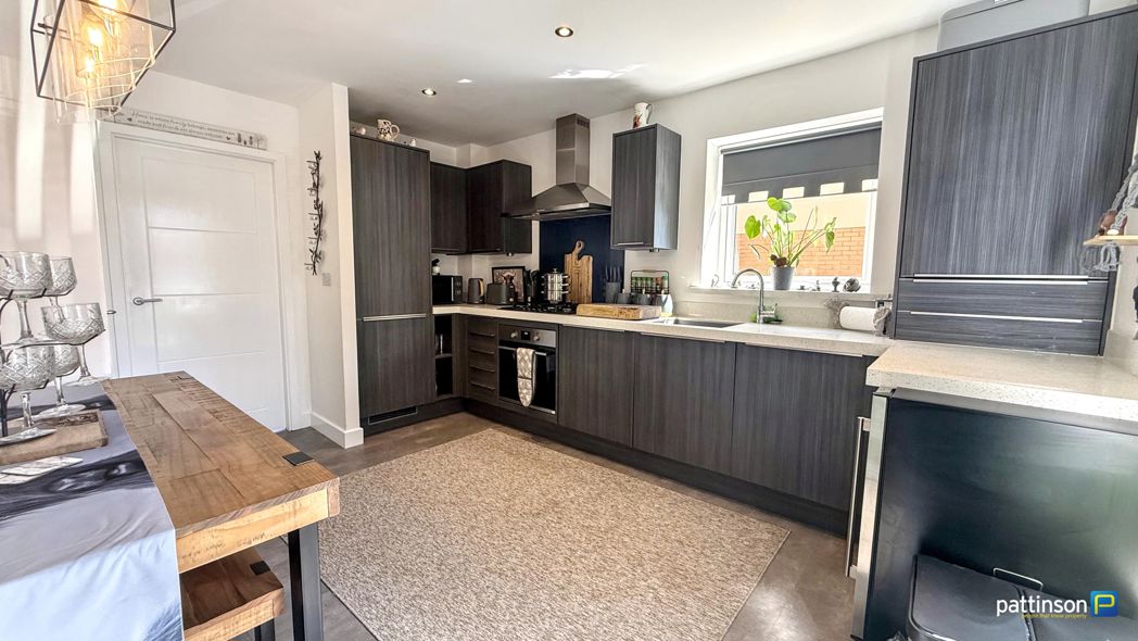 Property image 6 of 32