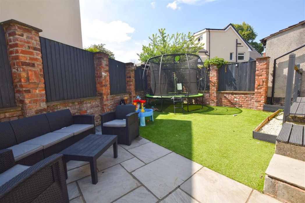 Property image 2 of 14