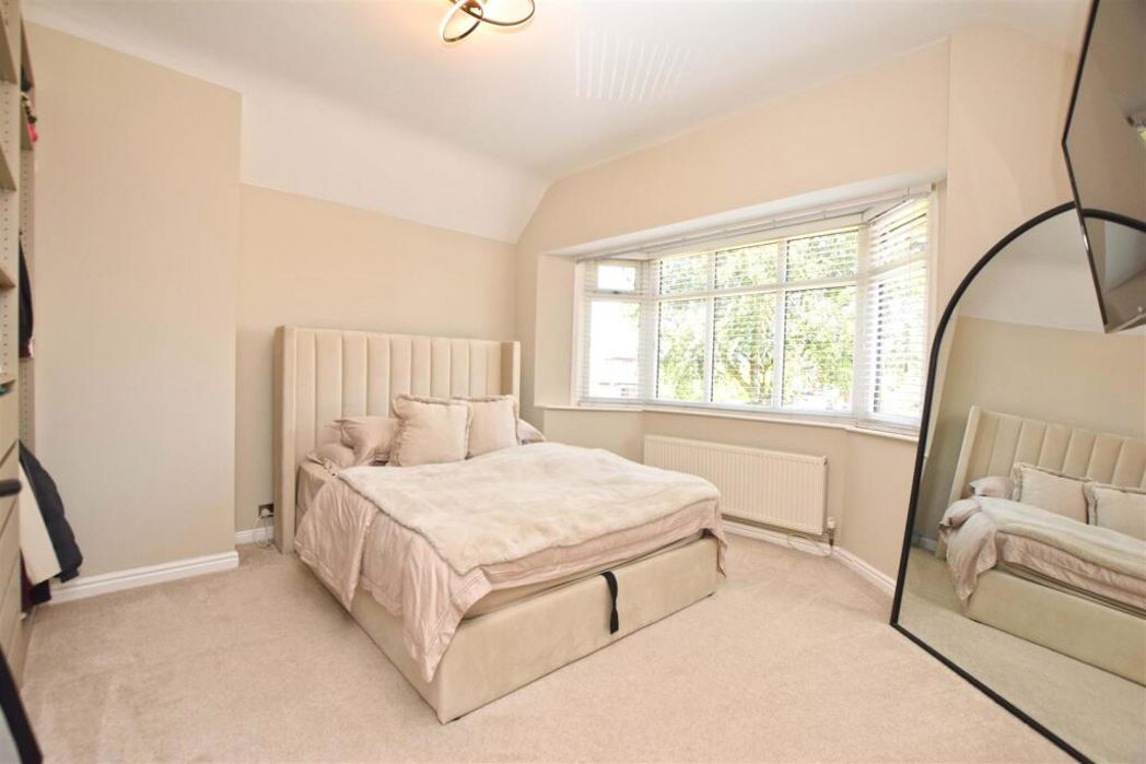 Property image 8 of 14