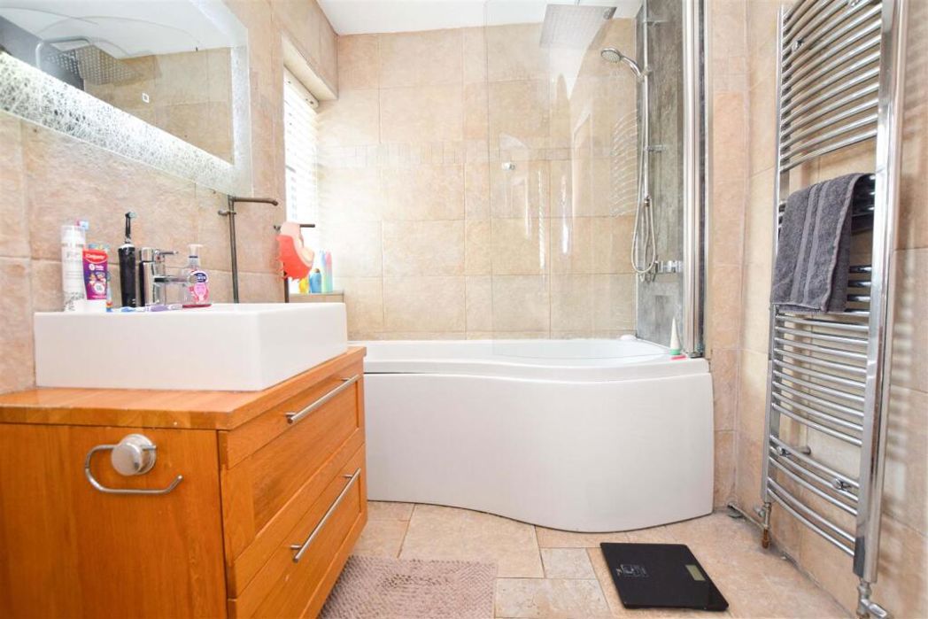 Property image 11 of 14