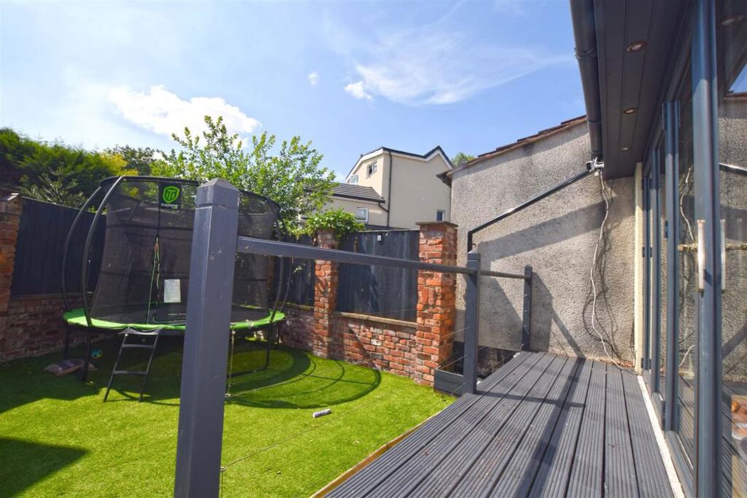 Property image 12 of 14