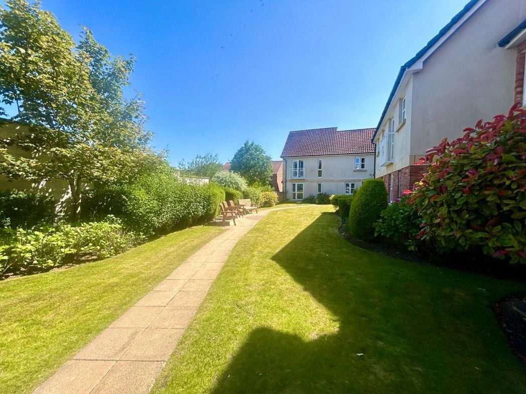 Property image 5 of 27