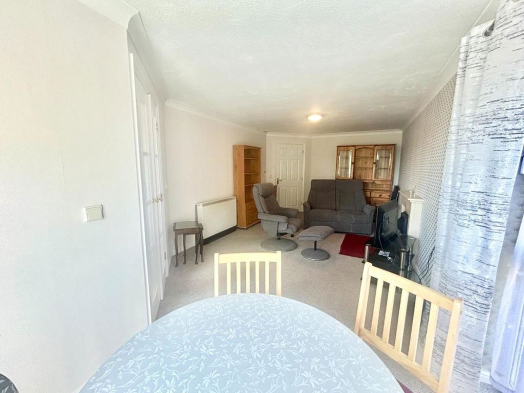 Property image 10 of 27