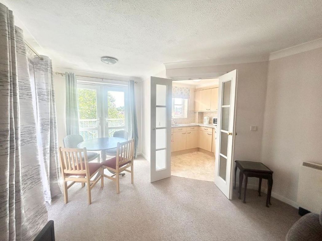 Property image 12 of 27