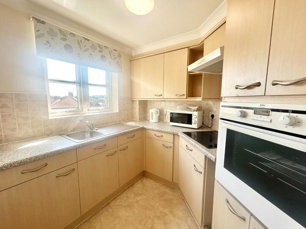 Property image 13 of 27