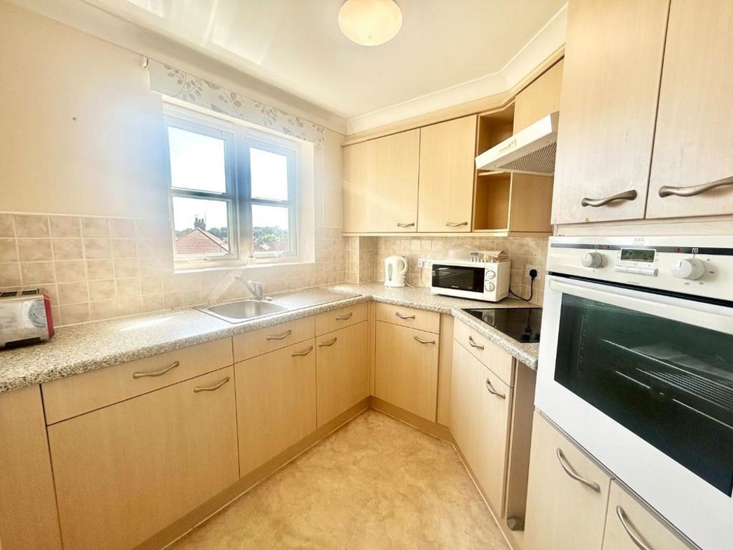 Property image 4 of 27