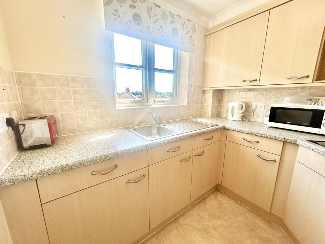 Property image 15 of 27