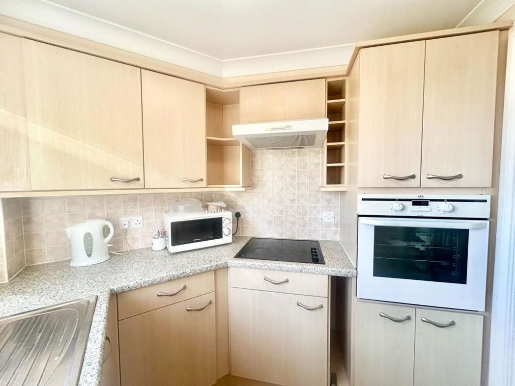 Property image 16 of 27