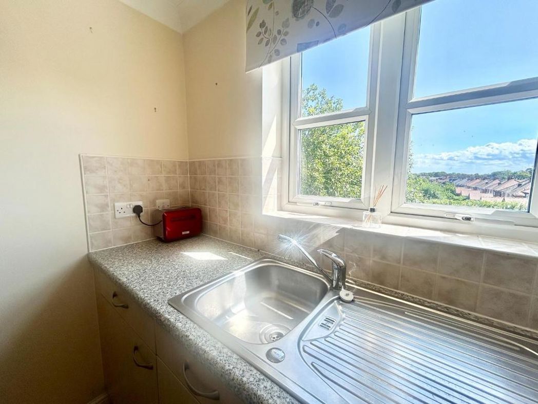 Property image 17 of 27