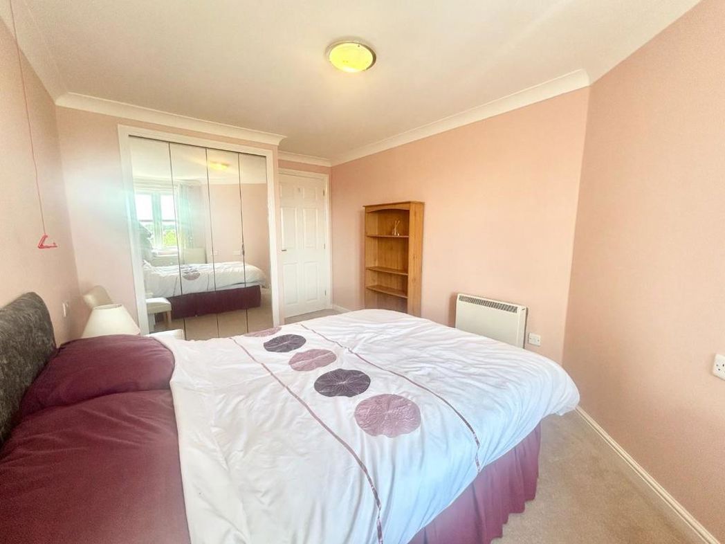 Property image 21 of 27