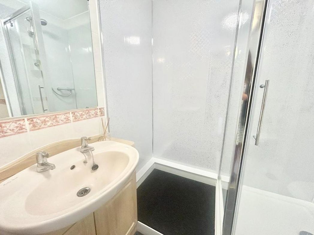 Property image 23 of 27