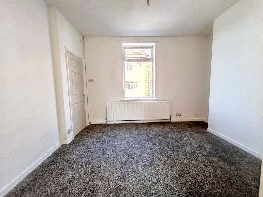 Property image 2 of 16