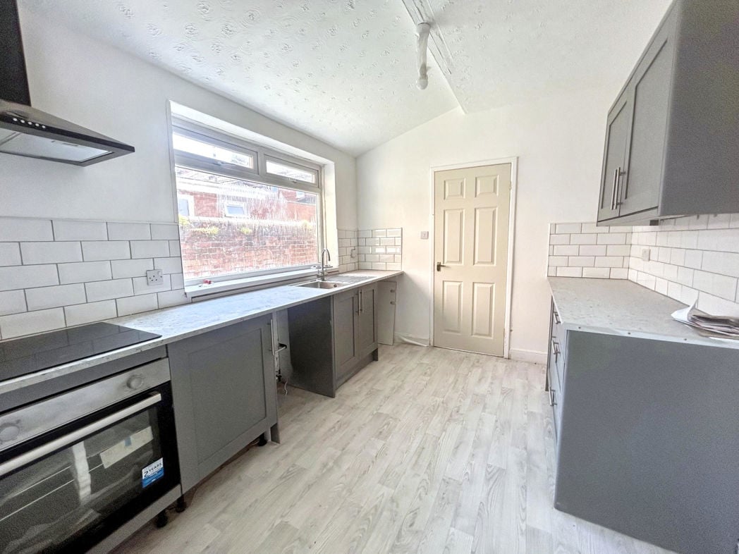 Property image 4 of 16