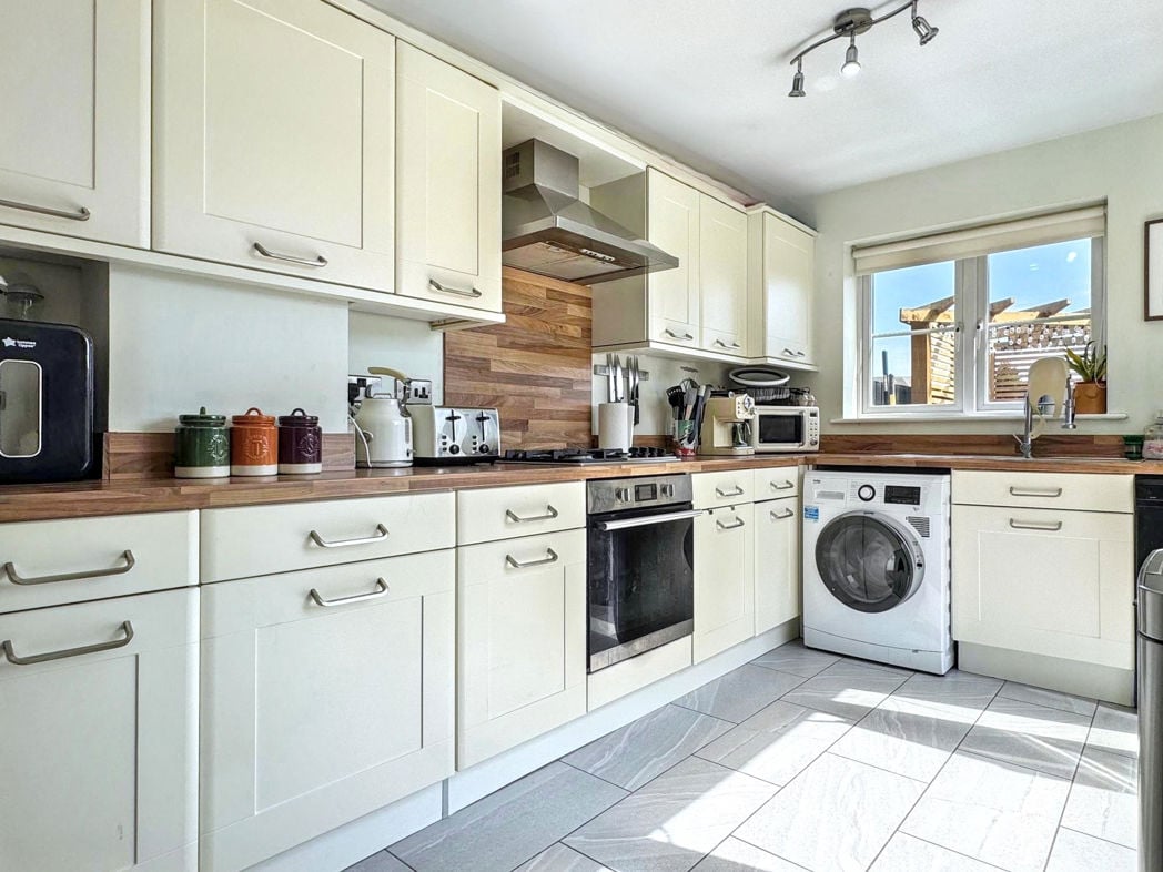 Property image 3 of 23
