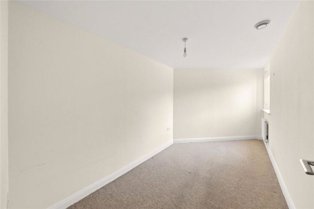 Property image 8 of 12