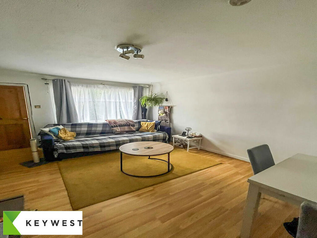 Property image 2 of 11