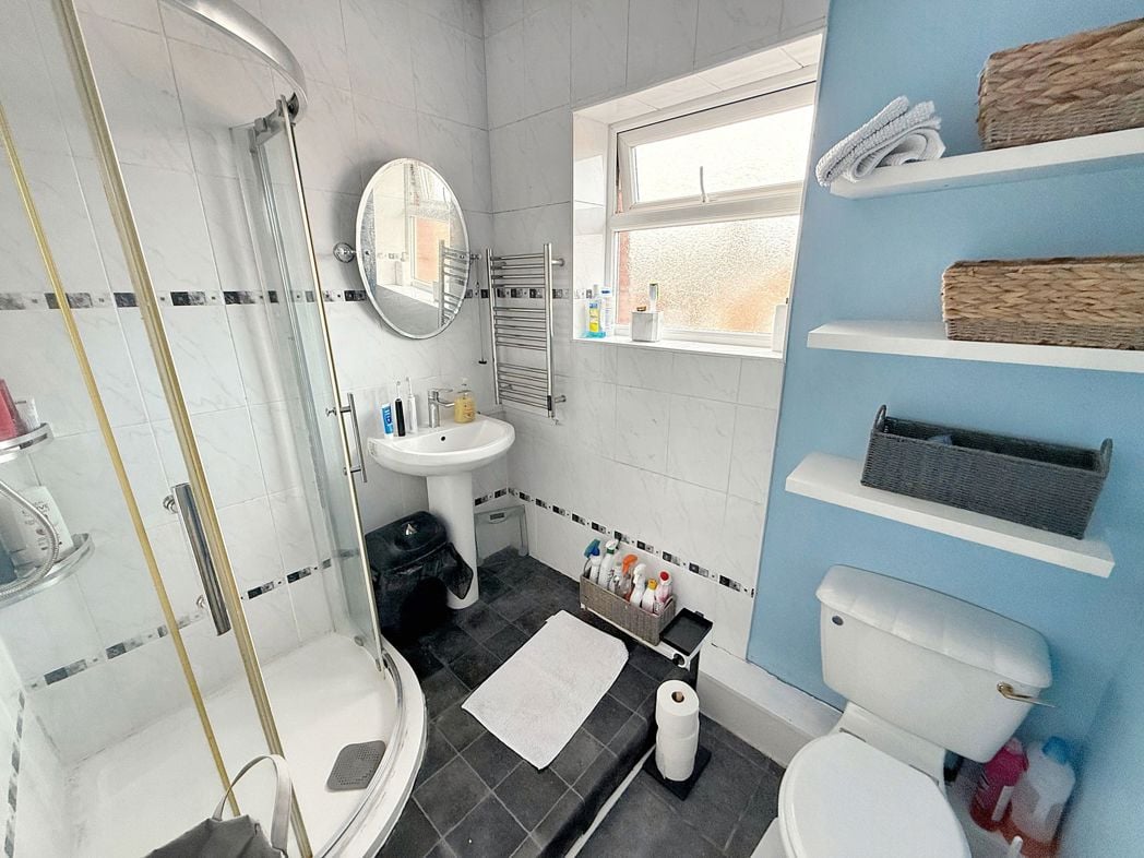Family Shower Room