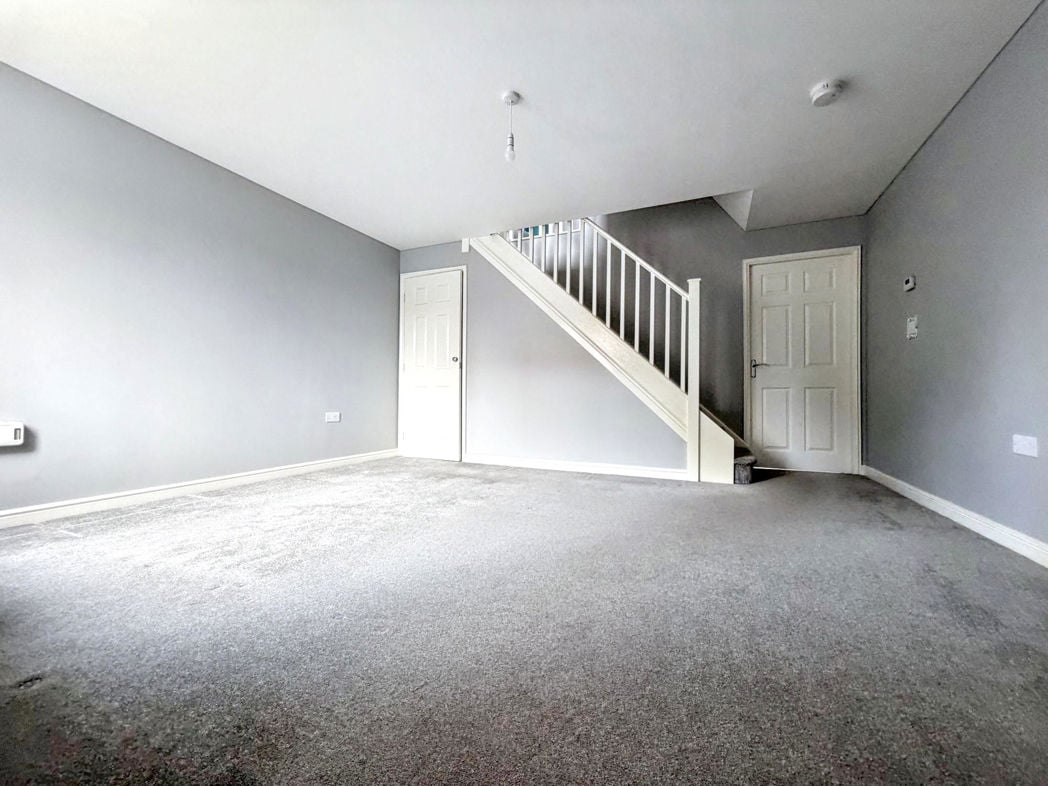 Property image 4 of 12
