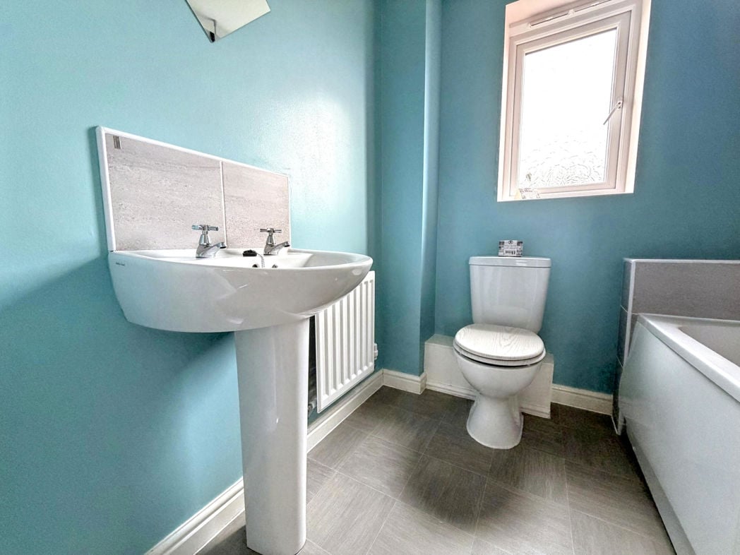 Property image 11 of 12